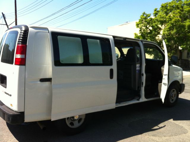 2003 Chevrolet Express 750i 4dr Sdn