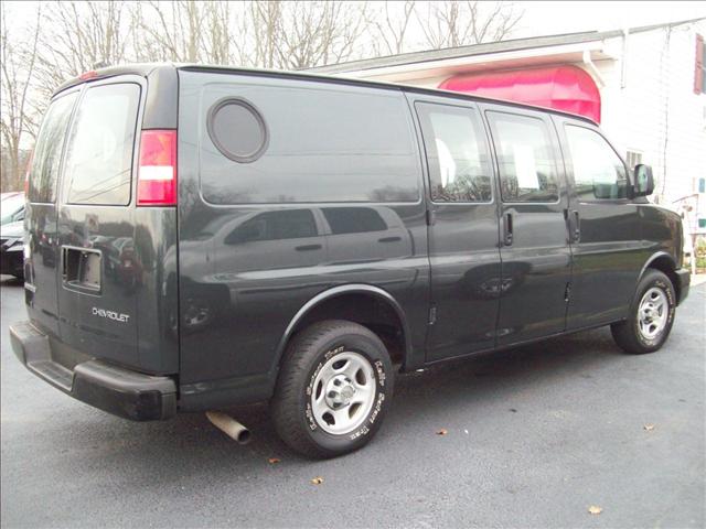 2003 Chevrolet Express XLT Sport 4.6L 2WD