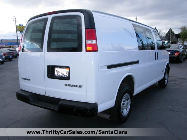 2003 Chevrolet Express Base