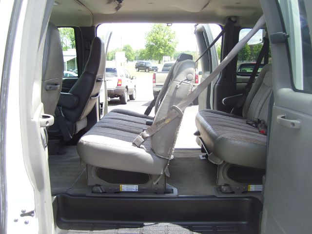 2004 Chevrolet Express LS 4X4