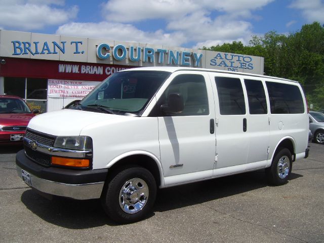 2004 Chevrolet Express LS 4X4