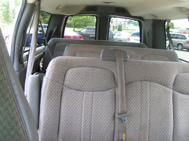 2004 Chevrolet Express LS 4X4