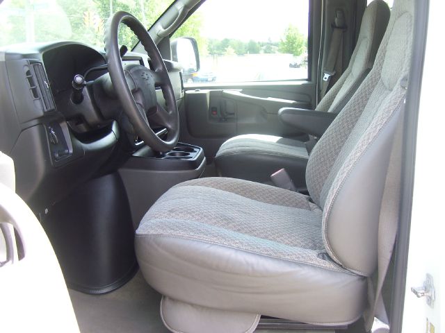 2004 Chevrolet Express LS 4X4