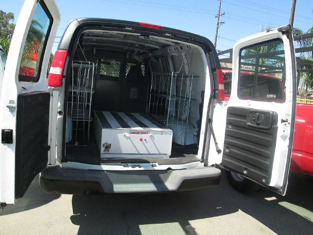 2004 Chevrolet Express 750i 4dr Sdn