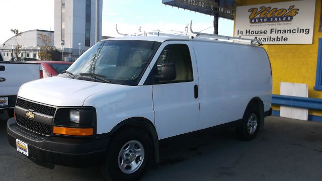 2004 Chevrolet Express CE 1.8