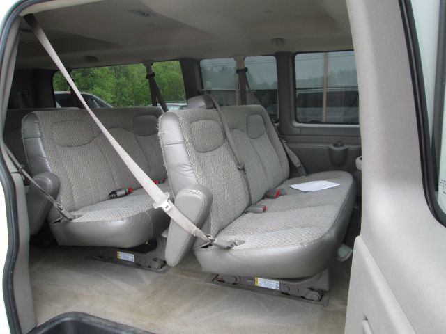 2004 Chevrolet Express Ls/5.3l/3rd ROW