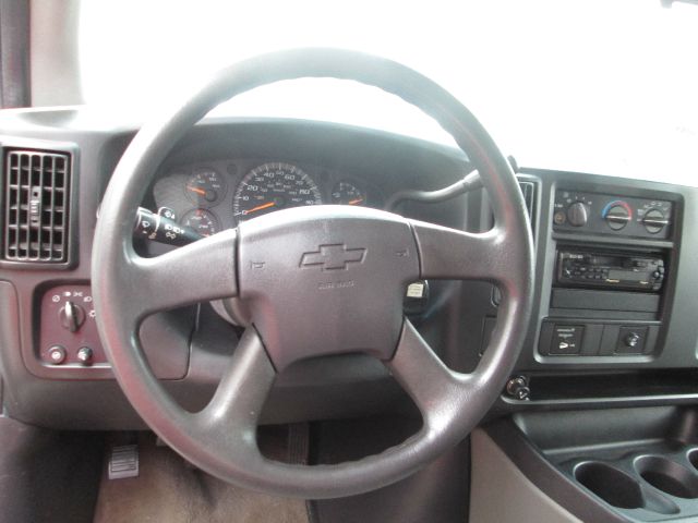 2004 Chevrolet Express Ls/5.3l/3rd ROW