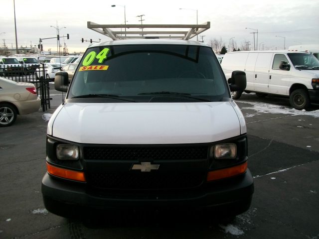 2004 Chevrolet Express Club Cab 155 WB HD 4WD