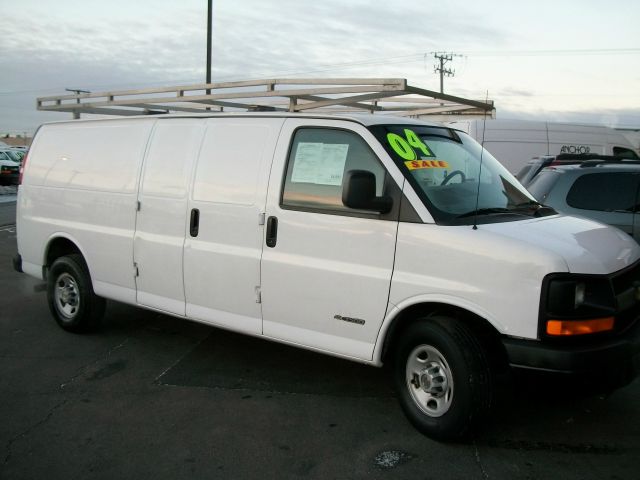 2004 Chevrolet Express Club Cab 155 WB HD 4WD