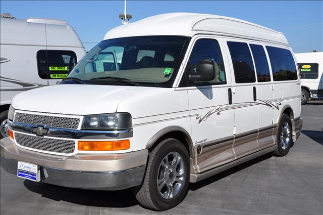 2004 Chevrolet Express LS EXT