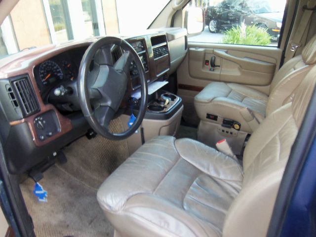 2004 Chevrolet Express 750i 4dr Sdn