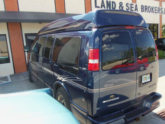 2004 Chevrolet Express 750i 4dr Sdn