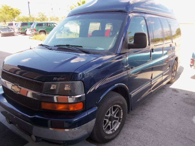 2004 Chevrolet Express 750i 4dr Sdn