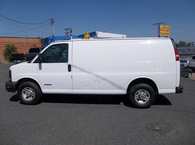 2004 Chevrolet Express Glk350 RWD 4dr SUV