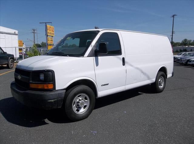 2004 Chevrolet Express Glk350 RWD 4dr SUV