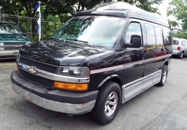 2004 Chevrolet Express XE KING CAB I4 MT