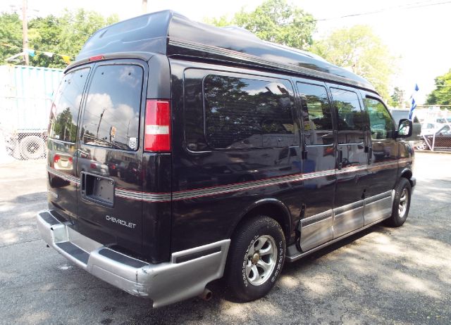 2004 Chevrolet Express XE KING CAB I4 MT