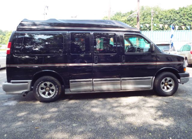 2004 Chevrolet Express XE KING CAB I4 MT