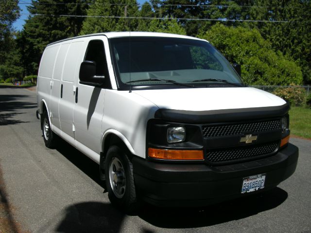 2004 Chevrolet Express Base Silverado