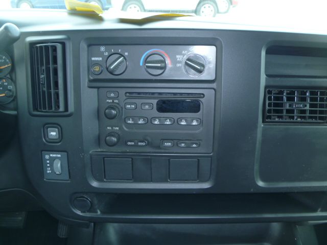 2004 Chevrolet Express 750i 4dr Sdn