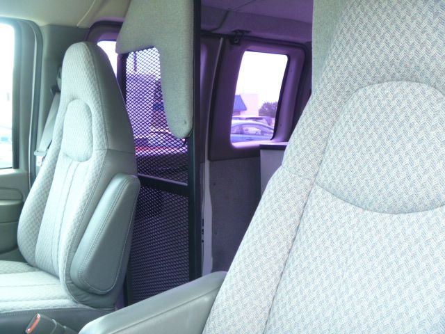 2004 Chevrolet Express 750i 4dr Sdn