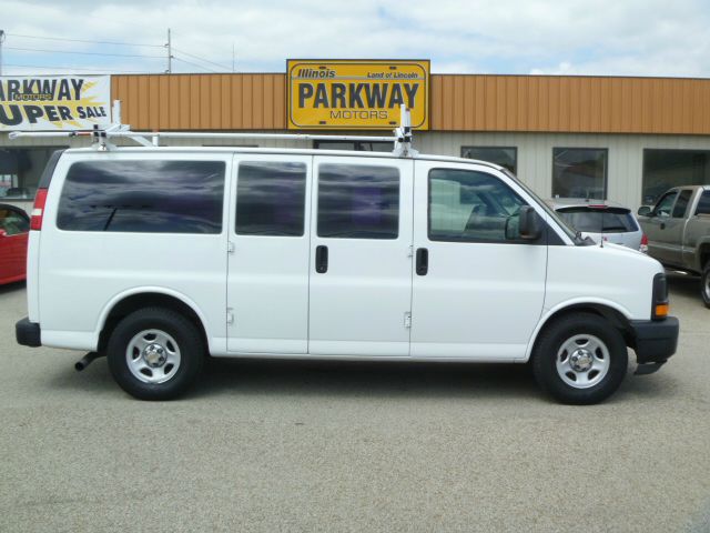 2004 Chevrolet Express 750i 4dr Sdn