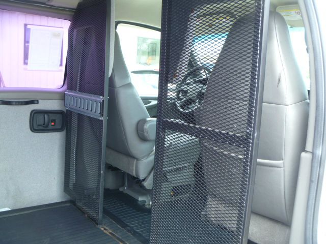 2004 Chevrolet Express 750i 4dr Sdn