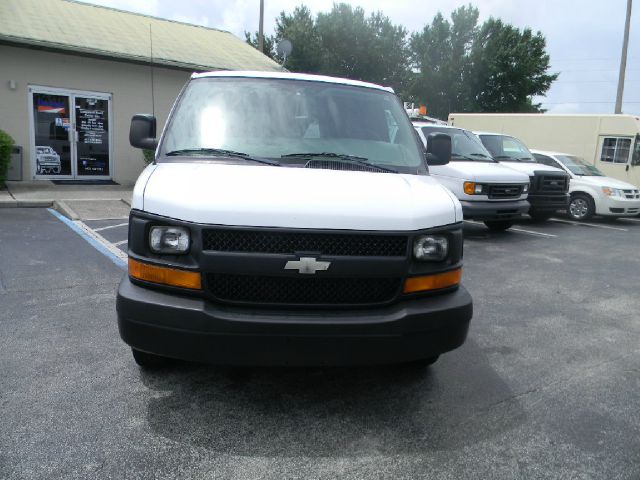 2004 Chevrolet Express 750i 4dr Sdn