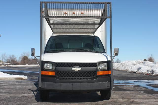 2005 Chevrolet Express Leather / Sunroof