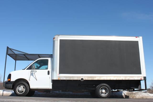 2005 Chevrolet Express Leather / Sunroof