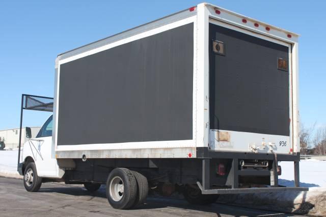 2005 Chevrolet Express Leather / Sunroof