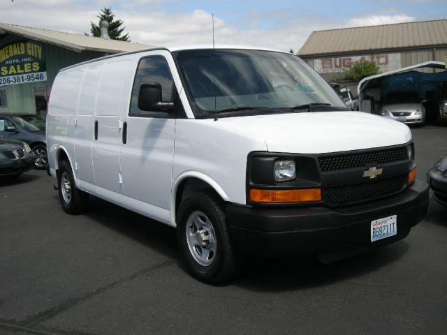 2005 Chevrolet Express LE Clean Car Fax Priced To Go