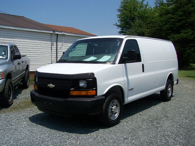 2005 Chevrolet Express REG WB