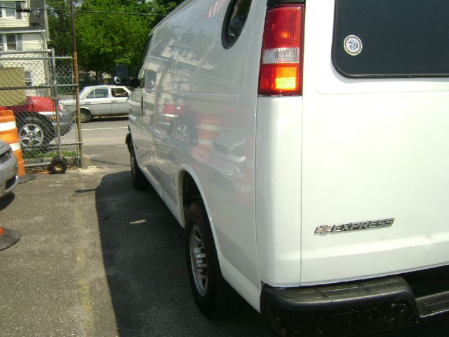 2005 Chevrolet Express Coupe 4D