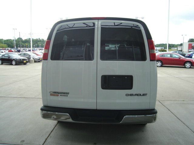 2005 Chevrolet Express Limited Sport Utility 4D