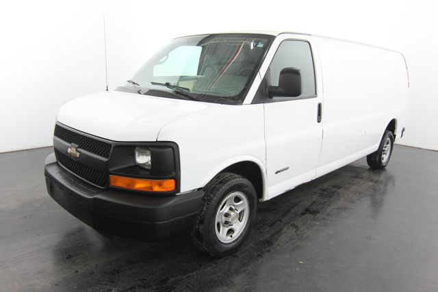 2005 Chevrolet Express REG WB