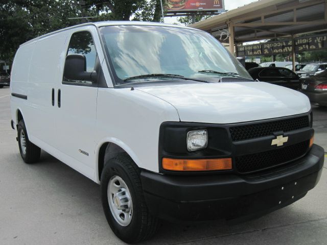 2005 Chevrolet Express REG WB