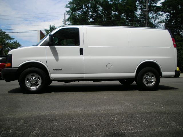 2005 Chevrolet Express REG WB