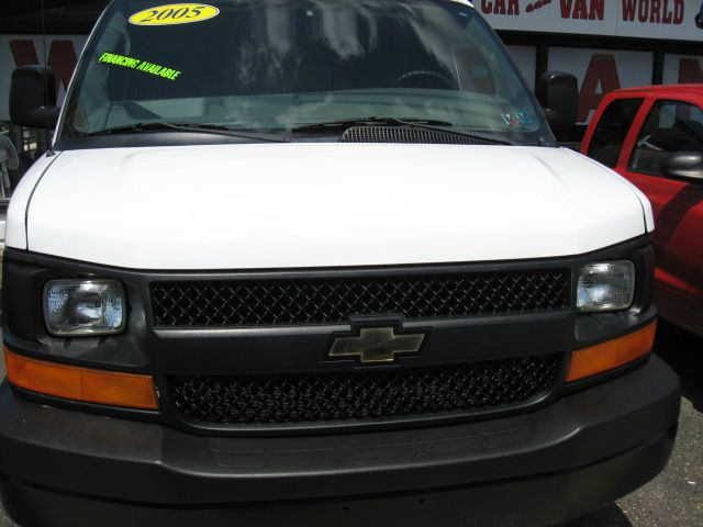 2005 Chevrolet Express Coupe 4D