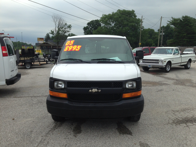 2005 Chevrolet Express REG WB