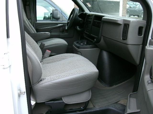 2006 Chevrolet Express Base