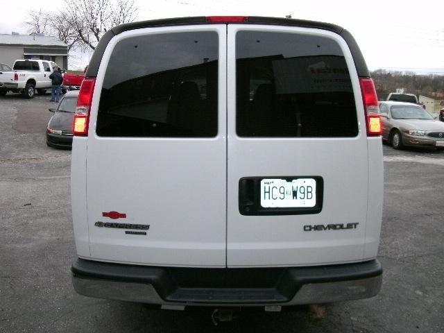 2006 Chevrolet Express Base