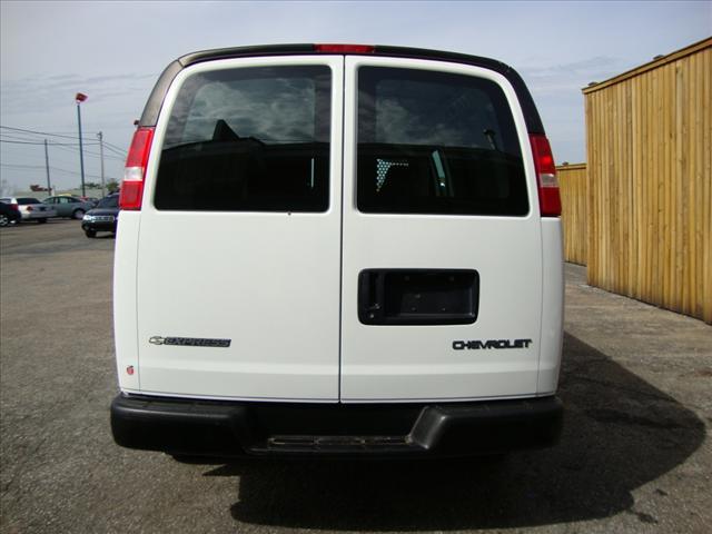 2006 Chevrolet Express LS 4X4