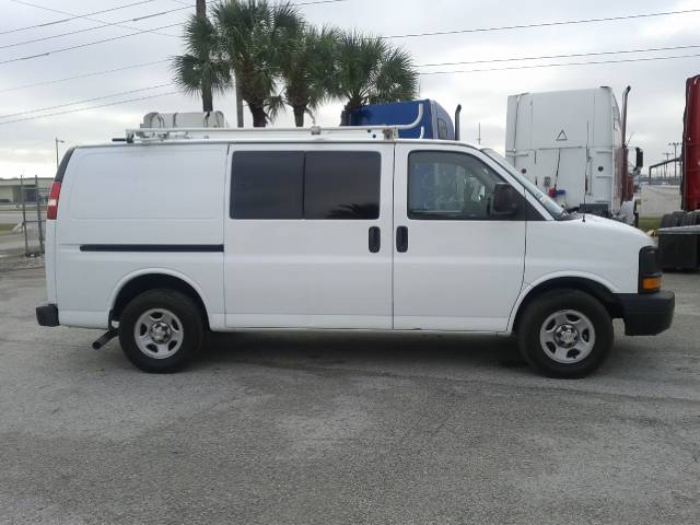 2006 Chevrolet Express Base