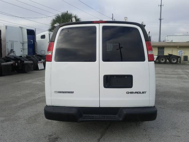 2006 Chevrolet Express Base