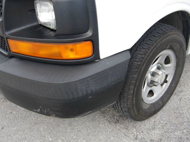 2006 Chevrolet Express 750i 4dr Sdn