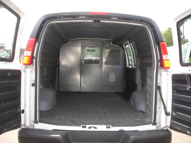 2006 Chevrolet Express 750i 4dr Sdn