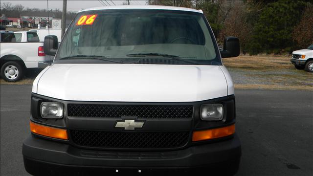 2006 Chevrolet Express Base