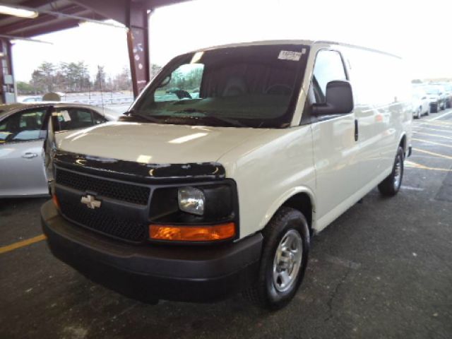 2006 Chevrolet Express 750i 4dr Sdn