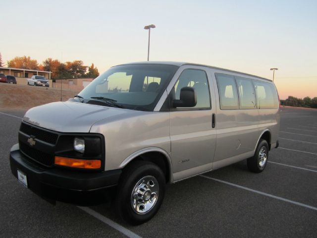 2006 Chevrolet Express LS 4X4